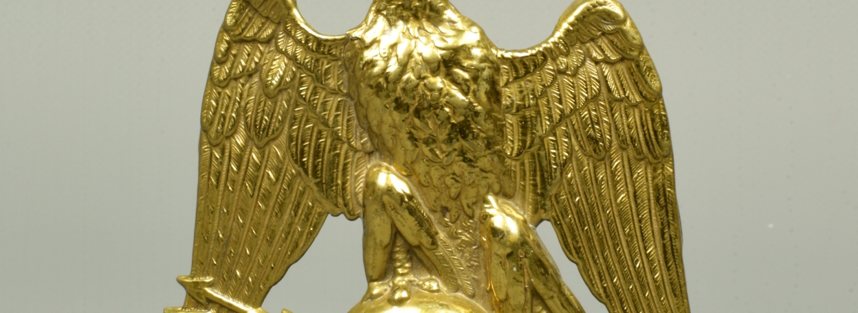 https://1er-empire.com/fr/ventes-epoques/393-plaque-de-shako-troupe-du-3e-regiment-d-infanterie-de-la-garde-ou-de-la-ligne-model