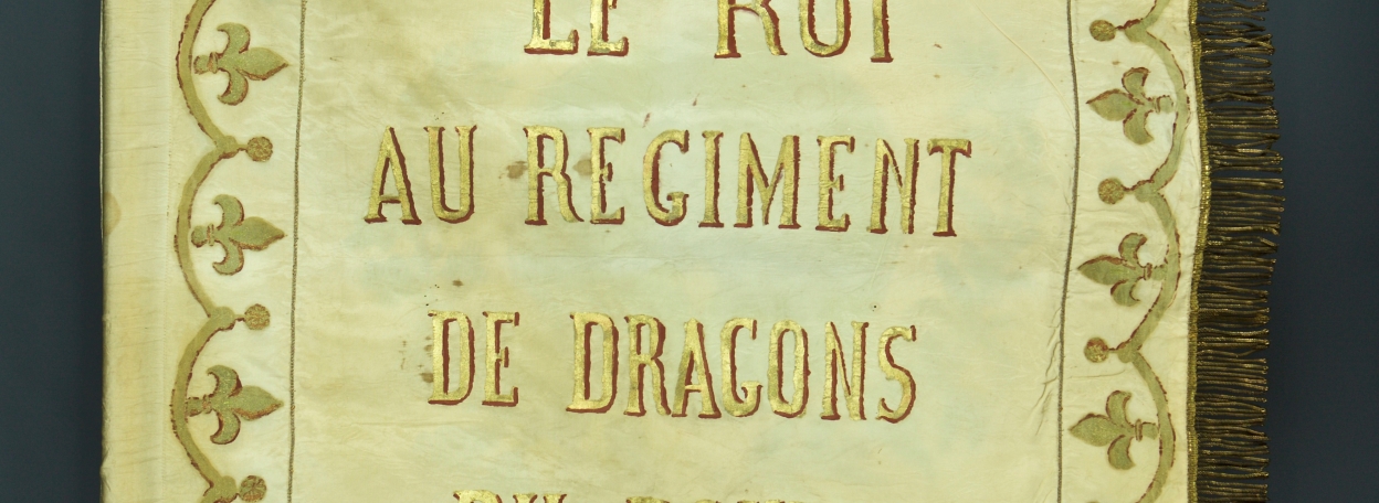 DRAPEAU DU REGIMENT DES DRAGONS DU DOUBS- 1815 - 18130 - RESTAURATION
