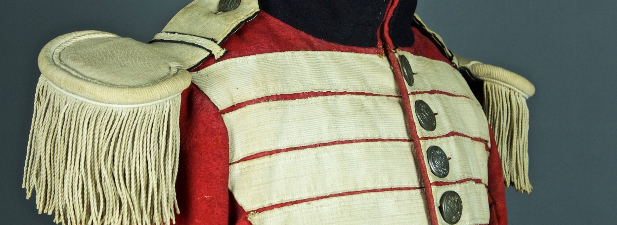UNIFORME DE SERGENT DE FUSILIER DU 7ème REGIMENT SUISSE D'INFANTERIE DE LA GARDE ROYALE - RESTAURATION